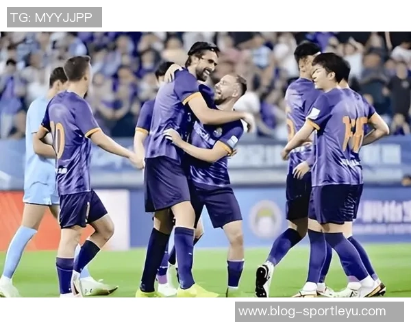 彝族球员日火瓦体随津门虎试训引关注曾因飞踹裁判遭争议